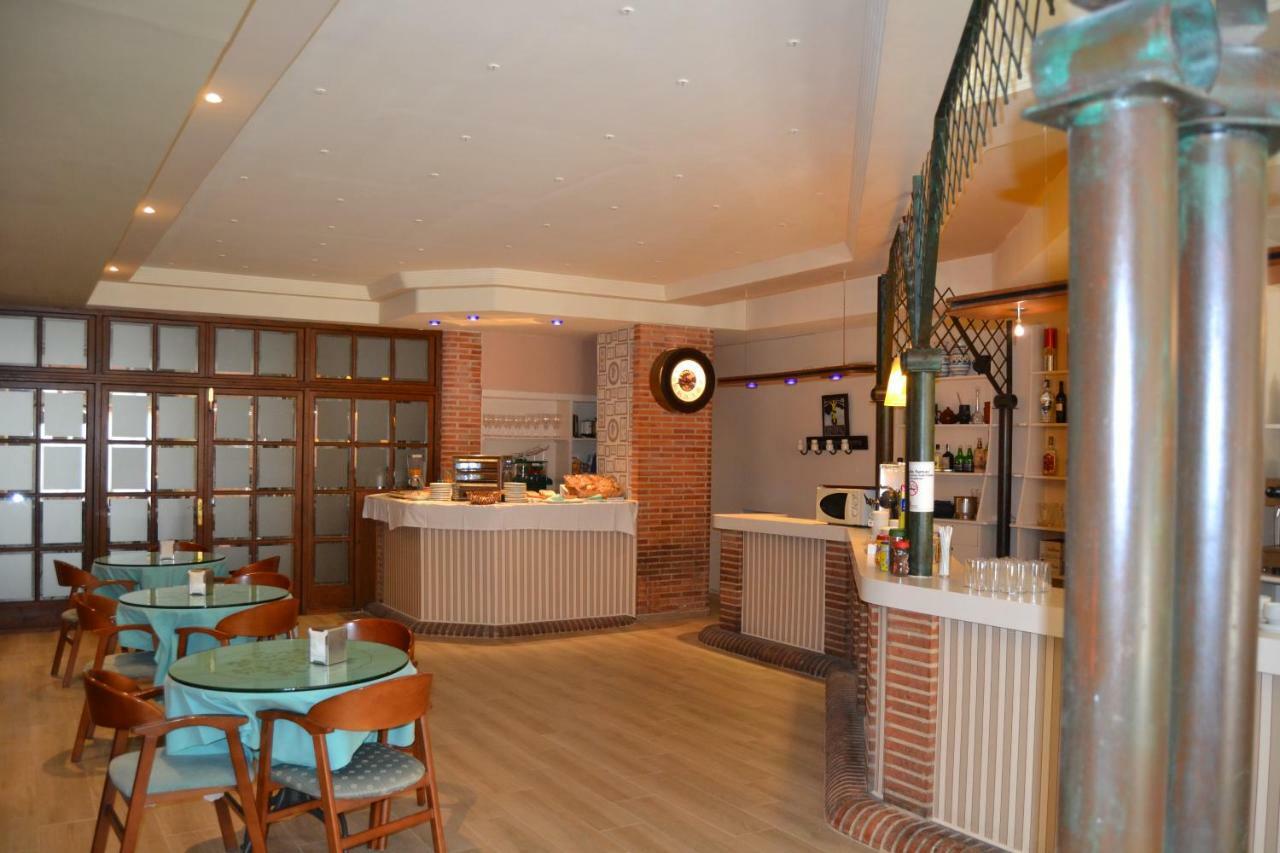 Hotel Villegas バレンシア・デ・ドン・フアン エクステリア 写真