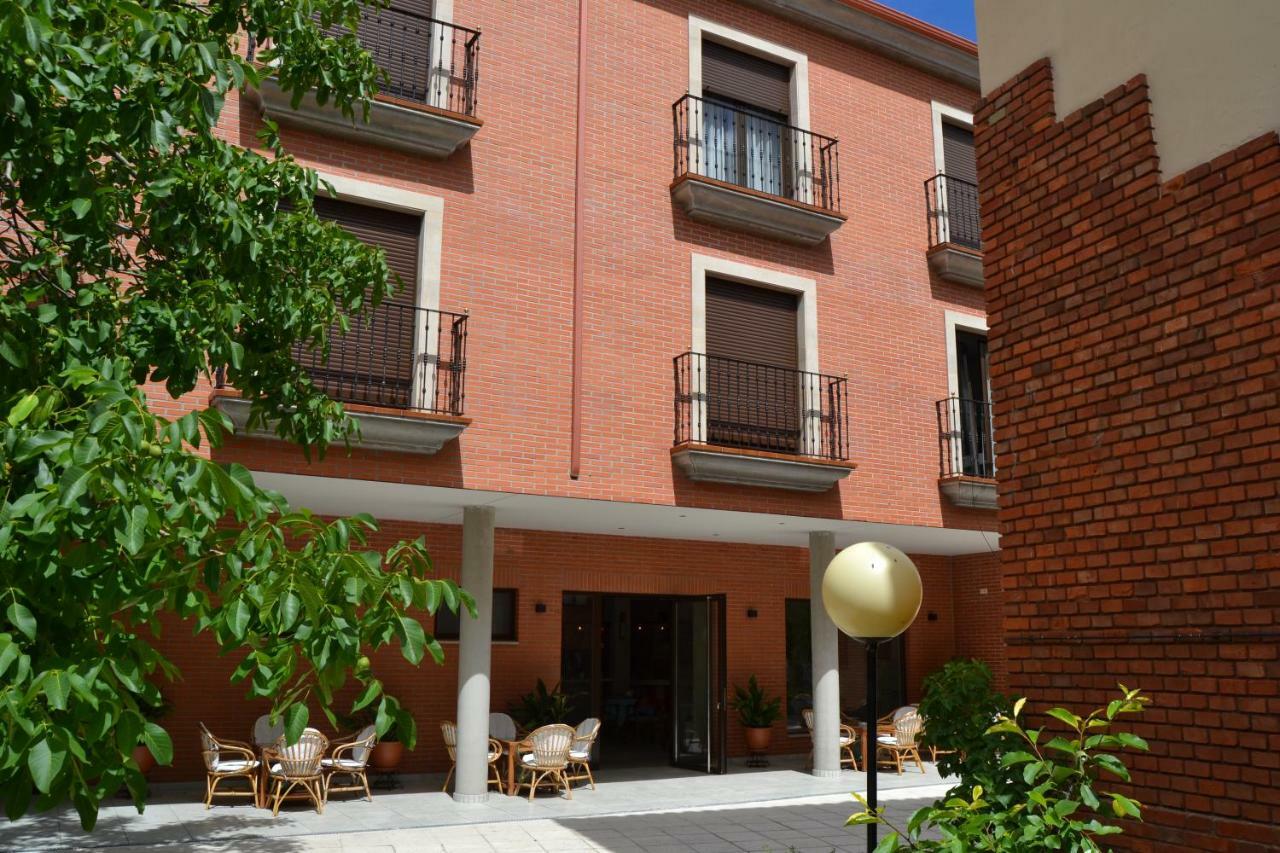 Hotel Villegas バレンシア・デ・ドン・フアン エクステリア 写真